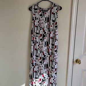 NWT long dress with sleeveless ideal for summer 100% polyester
